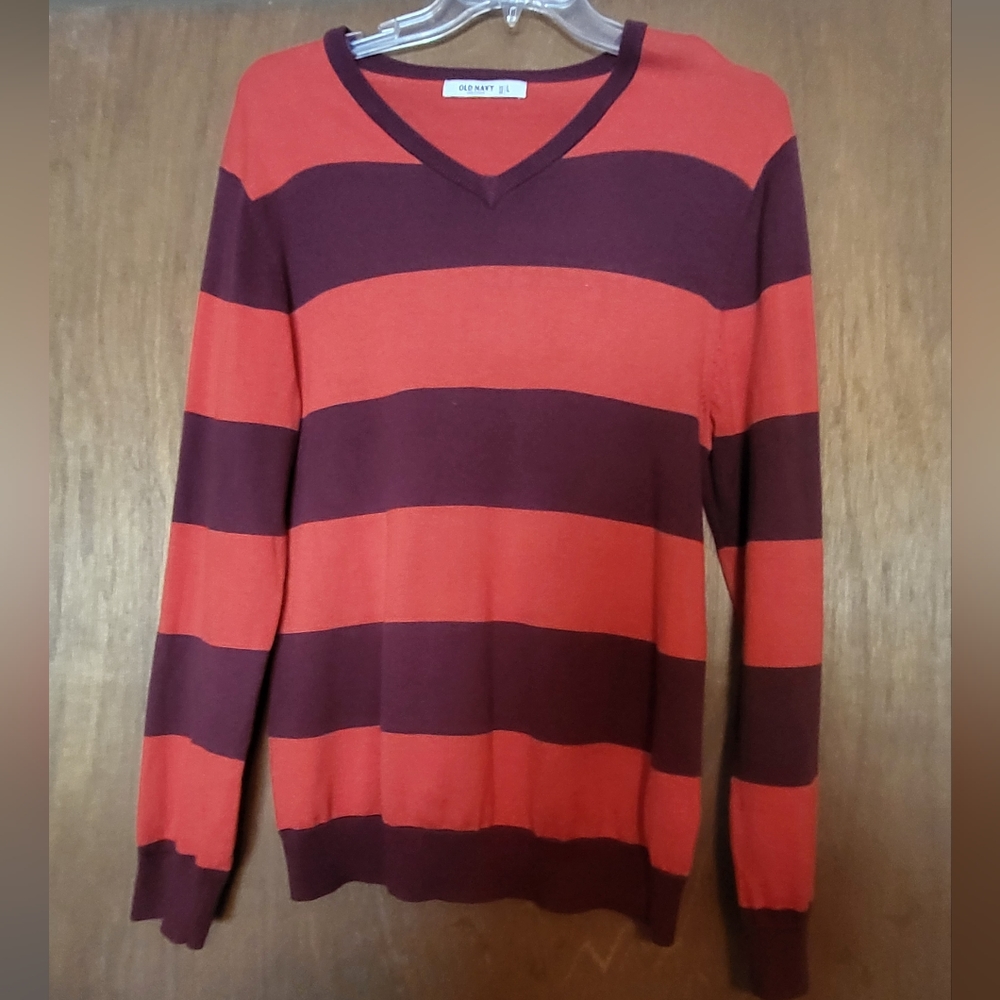 Men's Old Navy striped v-neck sweater, Large